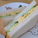 炒り卵ときゅうりのお手軽サンドイッチ